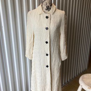 Travel Coat in a Textured White Crinkle Nylon 1960s Mod
